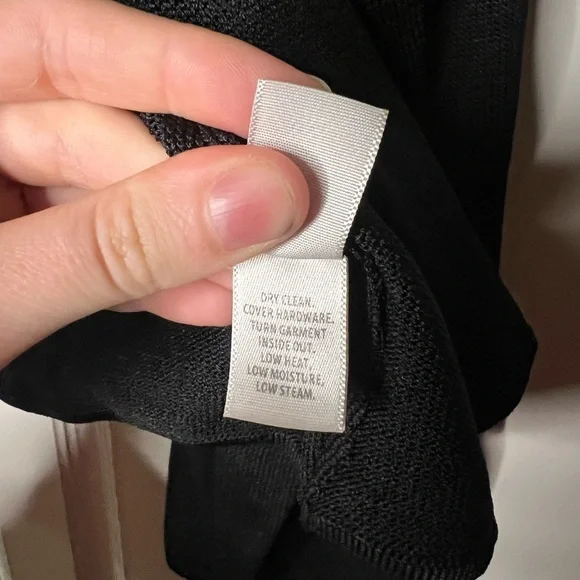 St. John Black Cropped Cardigan - Picture 6 of 11